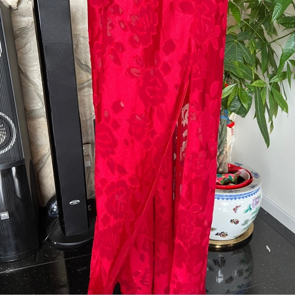 80s Vintage Victoria’s Secret Red Slit Leg Nightgown Floral Maxi Slip Dress - Picture 3 of 4